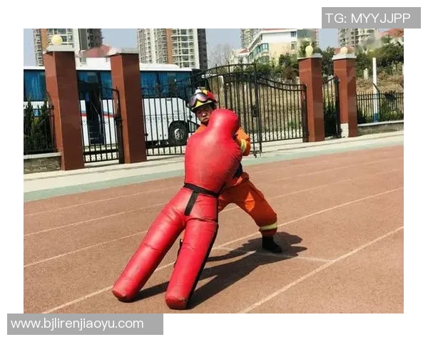 深圳羽毛球队奋勇拼搏的历程与荣耀背后的故事揭秘 深圳羽毛球队奋勇拼搏的历程与荣耀背后的故事揭秘