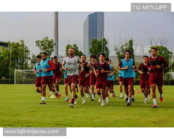 赛后分析:上海排球队与成都排球队的比赛节奏与战术对比探讨 赛后分析:上海排球队与成都排球队的比赛节奏与战术对比探讨