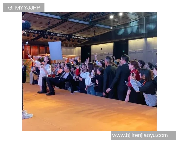 足球明星因私人原因拒绝与粉丝合影引发热议粉丝心情复杂