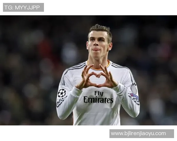 足球明星盛装出席合影西装男士展现魅力与风采的精彩瞬间 足球明星盛装出席合影西装男士展现魅力与风采的精彩瞬间